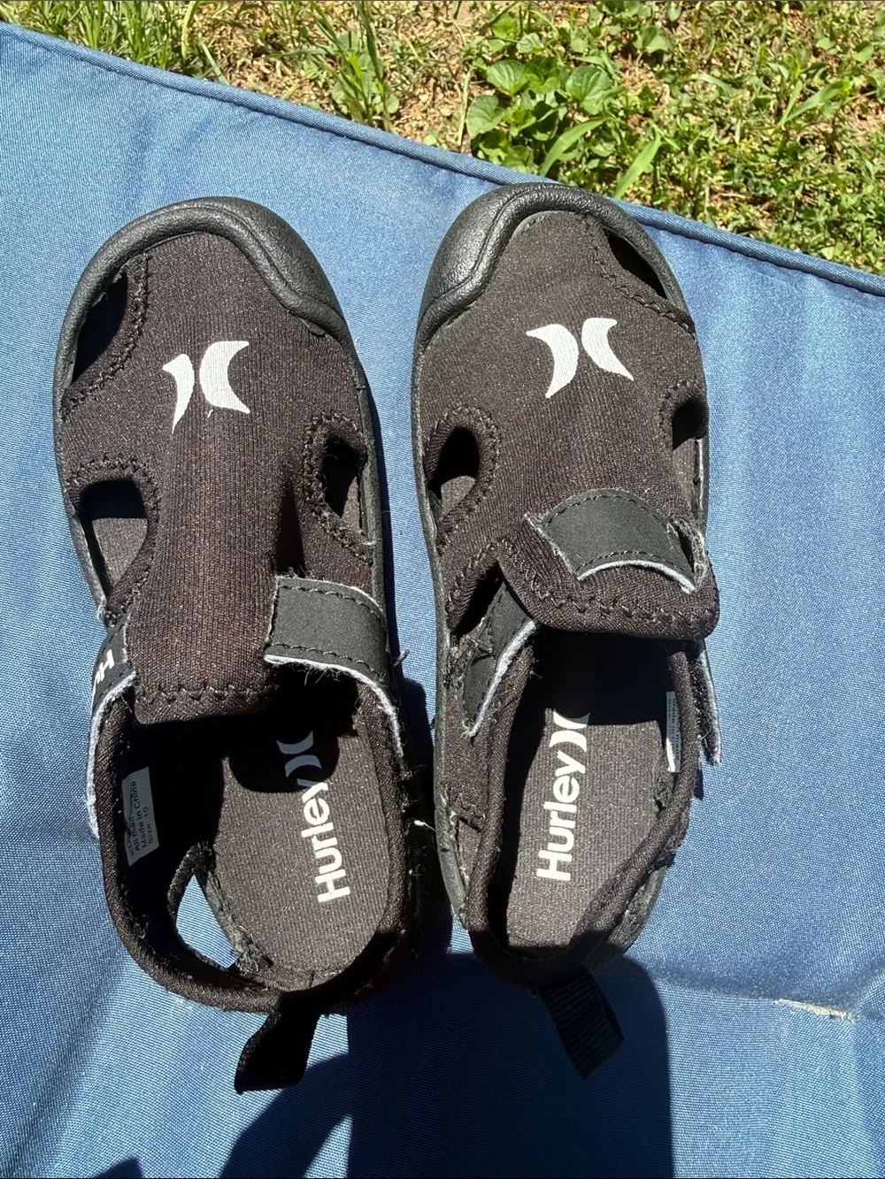 Hurley Kids Black and White Water Shoes with Hook-and-Loop Strap